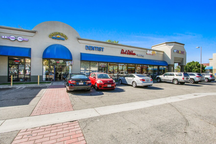 More Photos Of 900-1000 E Colorado St, Glendale General Retail For Lease