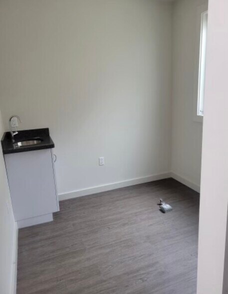 More Photos Of 4596 Mission St, San Francisco Storefront Retail Office For Sale