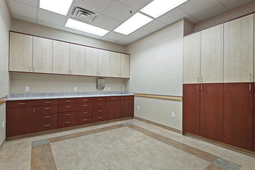 More Photos Of 320 W River Park Dr, Provo Medical For Sale