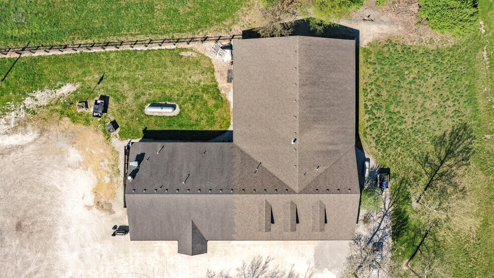 More Photos Of 15281 IL-109, Dow Specialty For Sale