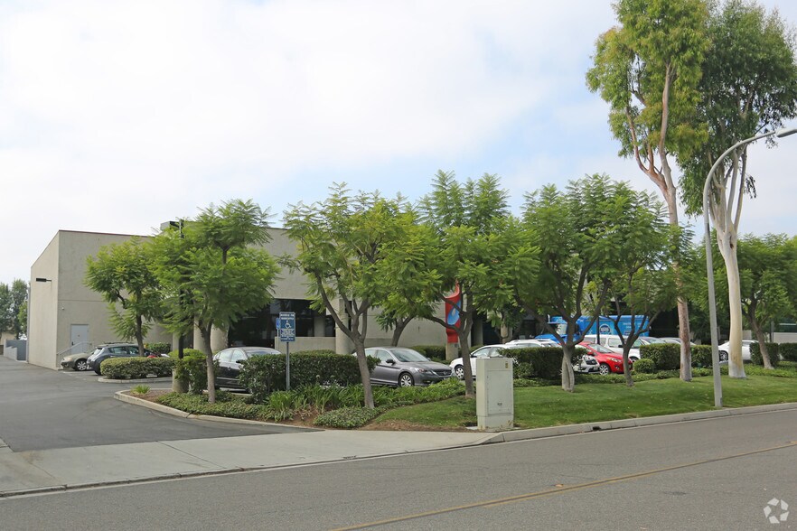 More Photos Of 2900 Saturn St, Brea Manufacturing For Sale
