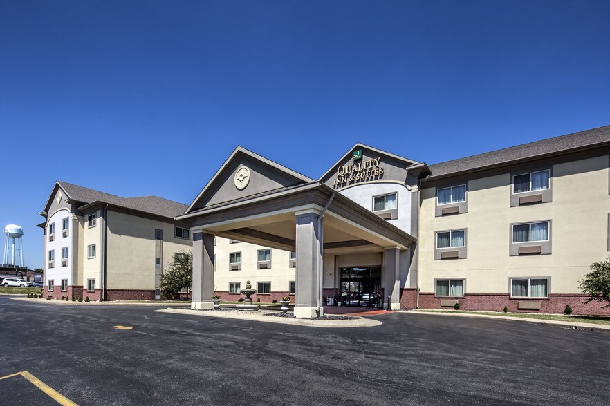 More Photos Of 120 Lindsey Dr, Hannibal Hotel For Sale