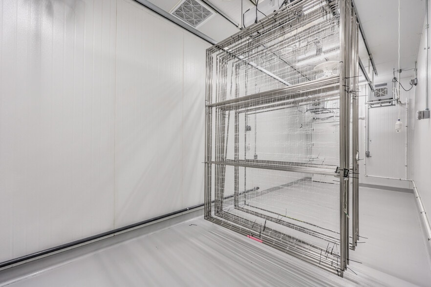 More Photos Of 4333 W Tropicana Ave, Las Vegas Service For Sale