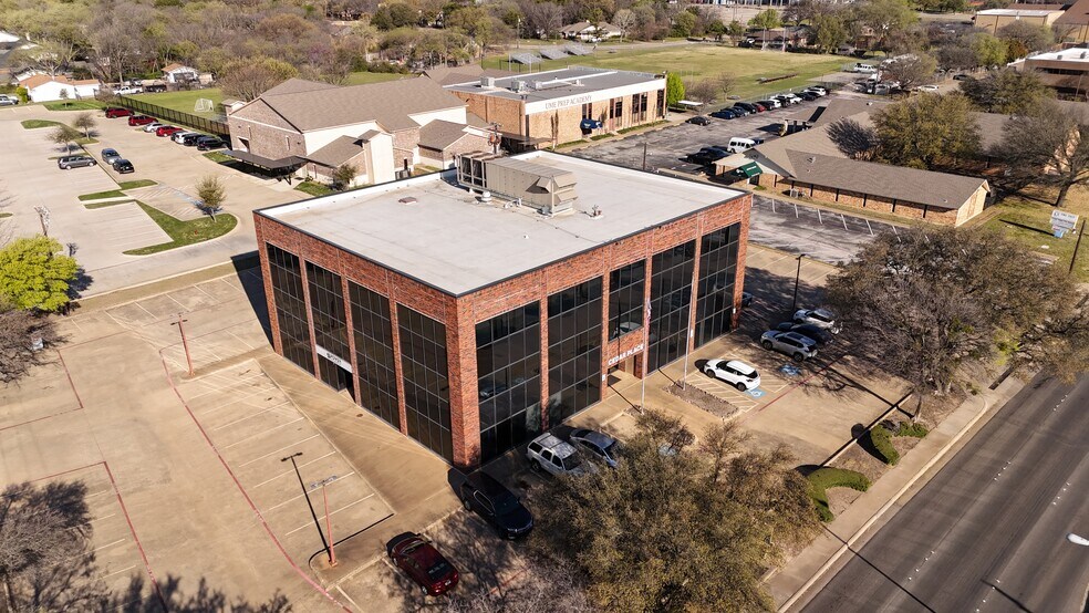 More Photos Of 407 N Cedar Ridge Dr, Duncanville Office Residential For Lease