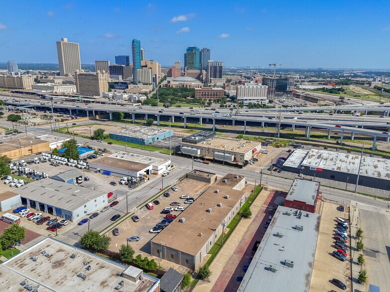 More Photos Of 304 E Vickery Blvd, Fort Worth Warehouse For Lease