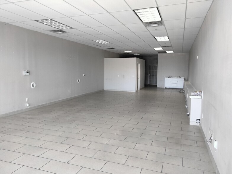 More Photos Of W Glendale Ave @ N 67th Ave, Glendale Unknown For Lease