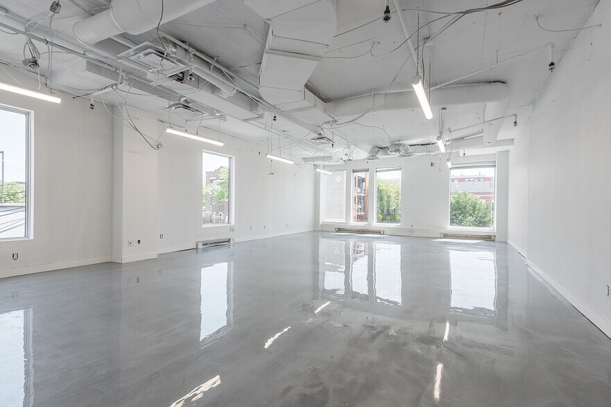 More Photos Of 7001-7035 Boul Saint-Laurent, Montréal Office For Lease
