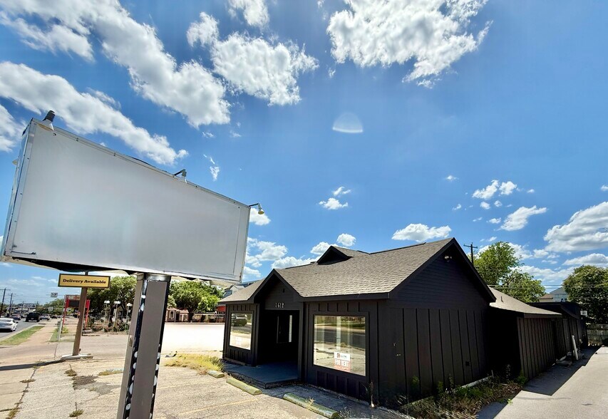 Primary Photo Of 4612 Burnet Rd, Austin Freestanding For Lease