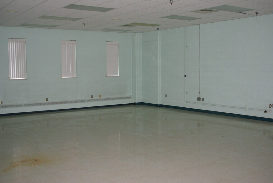 More Photos Of 1635 Magda Dr, Montpelier Warehouse For Lease