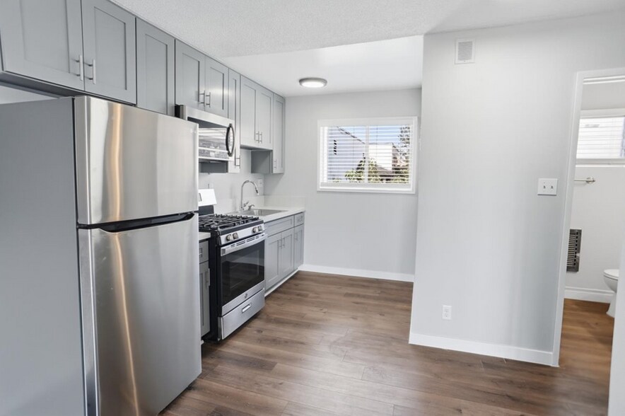 More Photos Of 117 N St Louis St, Los Angeles Multifamily For Sale