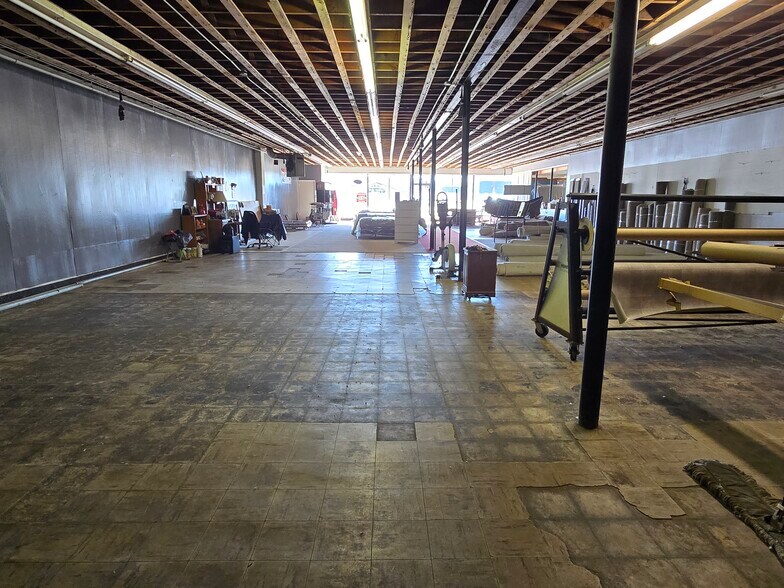 More Photos Of 2320 MN-60 Hwy, Windom General Retail For Sale