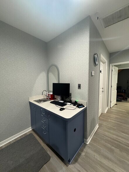 More Photos Of 15283 Amberly Dr, Tampa Office For Lease