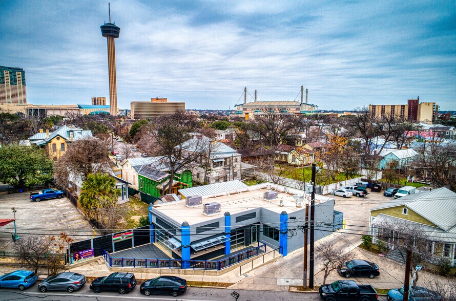 More Photos Of 620 S Presa St, San Antonio Restaurant For Lease
