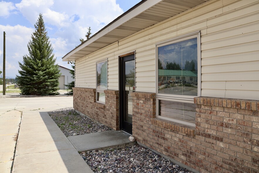 More Photos Of 120 Cole Ave, Pinedale Office For Sale