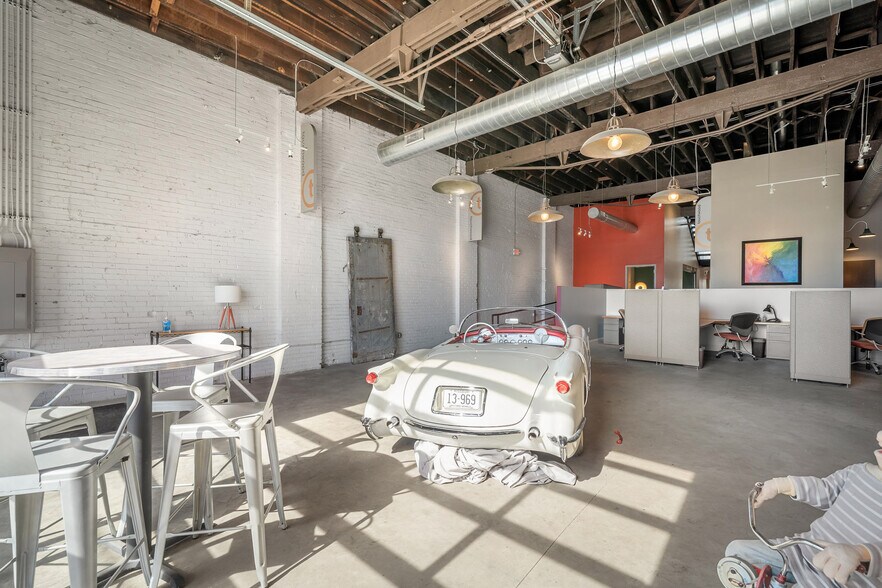 More Photos Of 3024 Locust St, Saint Louis Storefront For Sale