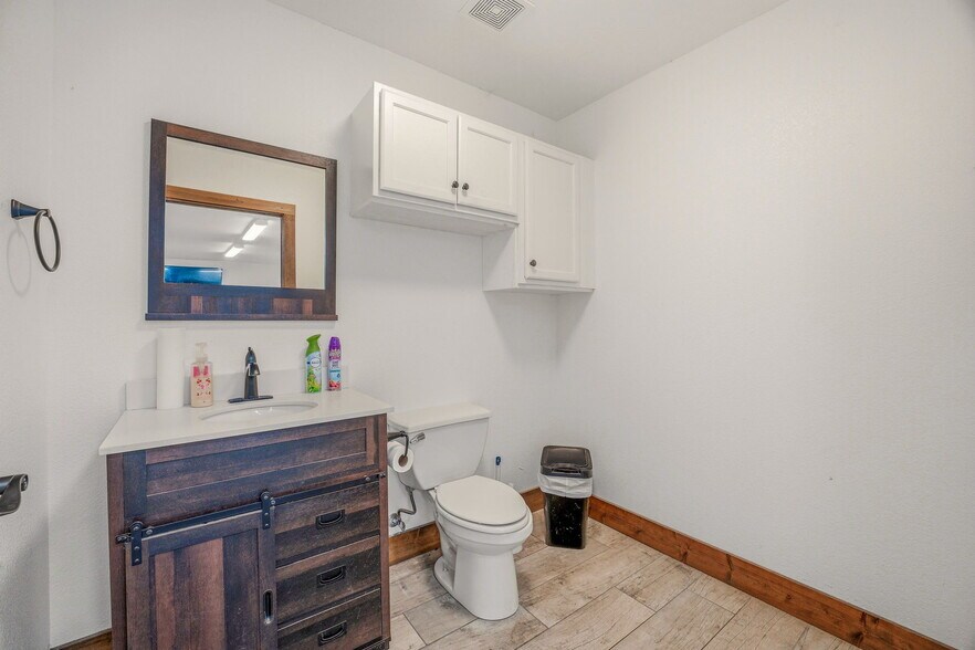 More Photos Of 4610 E Highway 199, Springtown General Retail For Sale