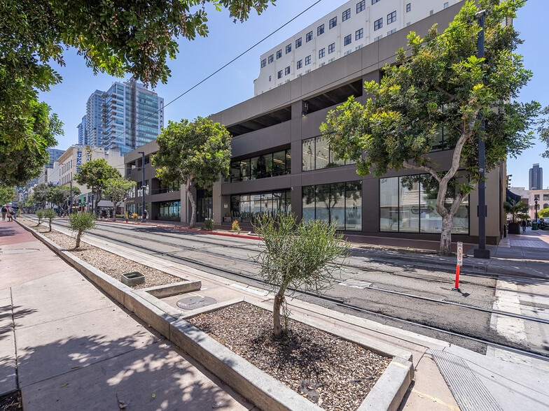 More Photos Of 333 C St, San Diego Storefront Retail Office For Lease
