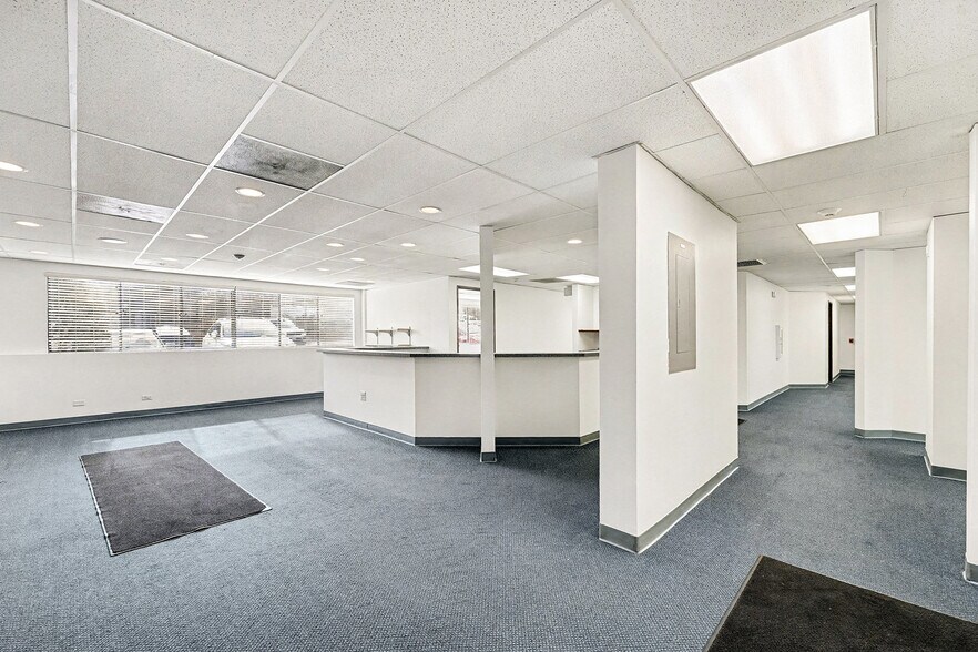 More Photos Of 6909 S Holly Cir, Centennial Office For Sale