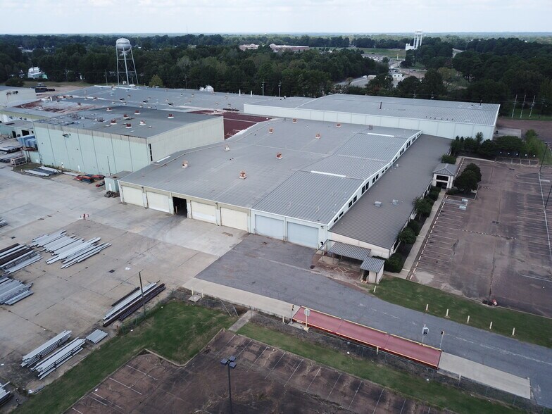 More Photos Of 2785 McCracken Rd, Hernando Manufacturing For Sale