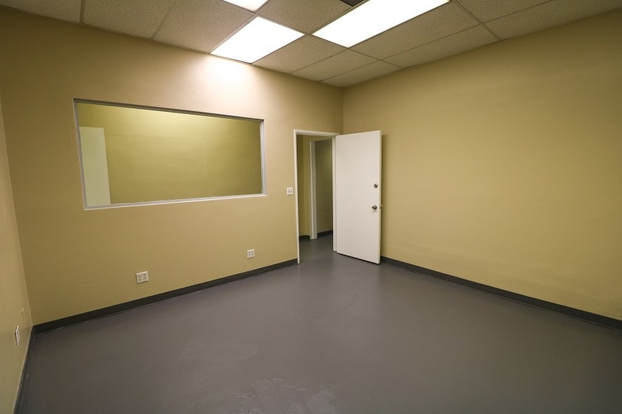 More Photos Of 160-166 W Pico Blvd, Los Angeles Apartments For Sale