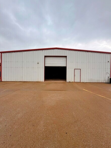 More Photos Of 3856 Industrial Cir, Bossier City Warehouse For Lease