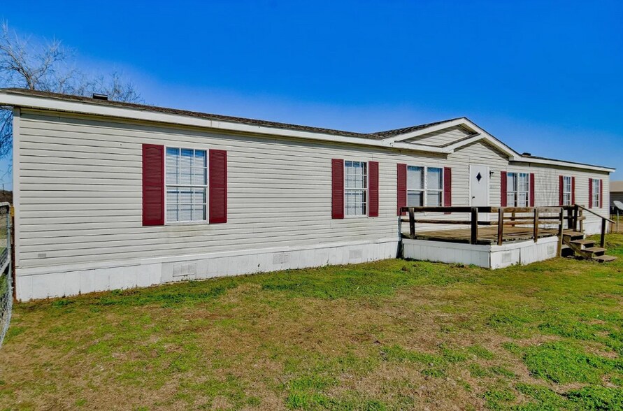 More Photos Of 4040 Dillard Ct, Joshua Specialty For Sale