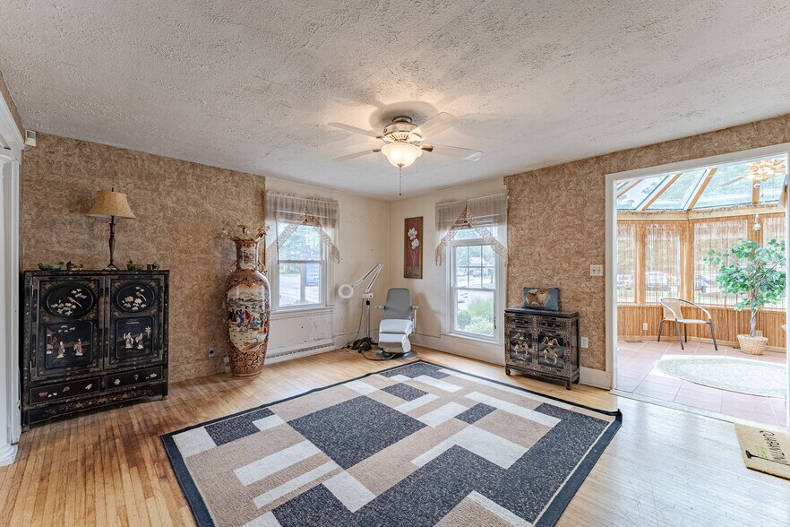 More Photos Of 7285 Center St, Mentor Office Residential For Sale