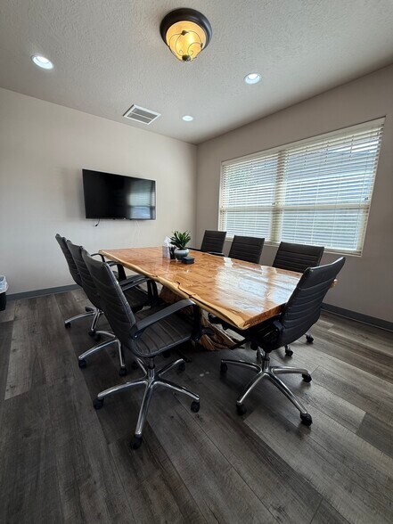 More Photos Of 917-921 S Allante Pl, Boise Office For Lease