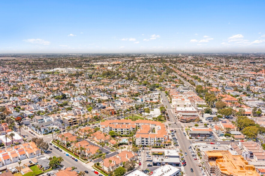 More Photos Of 501 Main St, Huntington Beach Storefront Retail Residential For Lease