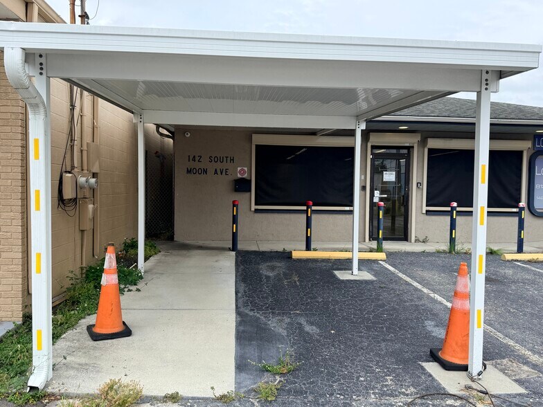 More Photos Of 142 S Moon Ave, Brandon General Retail For Sale