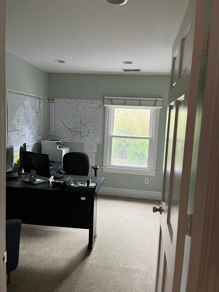 More Photos Of 10555 Metropolitan Ave, Kensington Medical For Sale