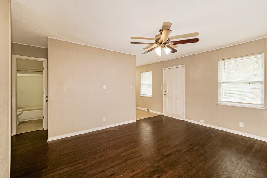 More Photos Of 1911 S Crescent Ave, Independence Multifamily For Sale