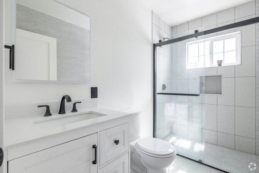 More Photos Of 4820 W 142nd St, Hawthorne Loft Creative Space For Sale