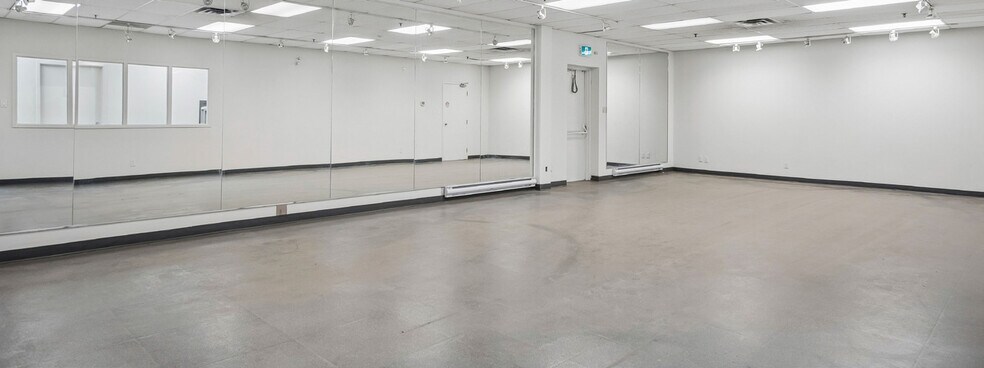More Photos Of 2640 Argentia Rd, Mississauga Warehouse For Sale