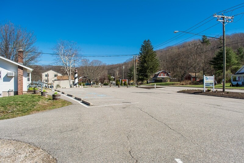 More Photos Of 156 Route 66 E, Columbia Restaurant For Sale