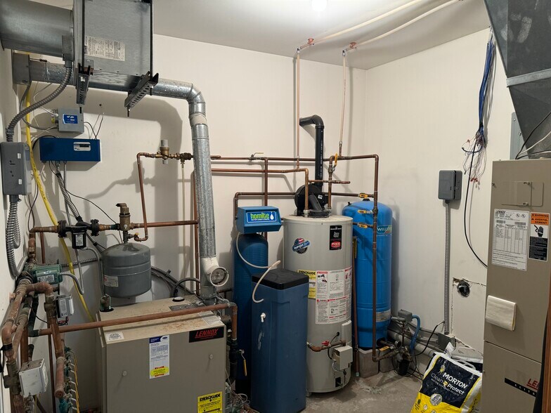 More Photos Of 10310 Highway 70, Minocqua Storefront Retail Office For Sale