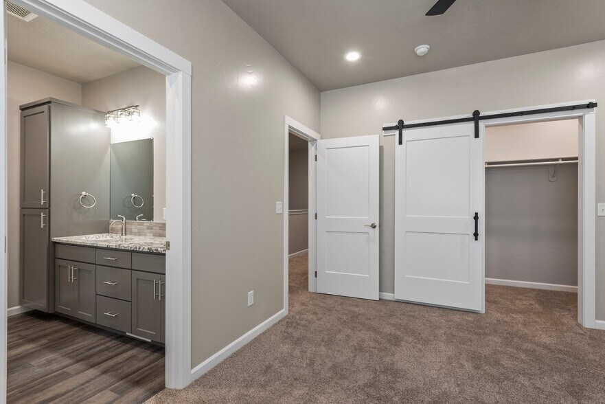 More Photos Of 560 Park Springs Ave, Baker City Apartments For Sale