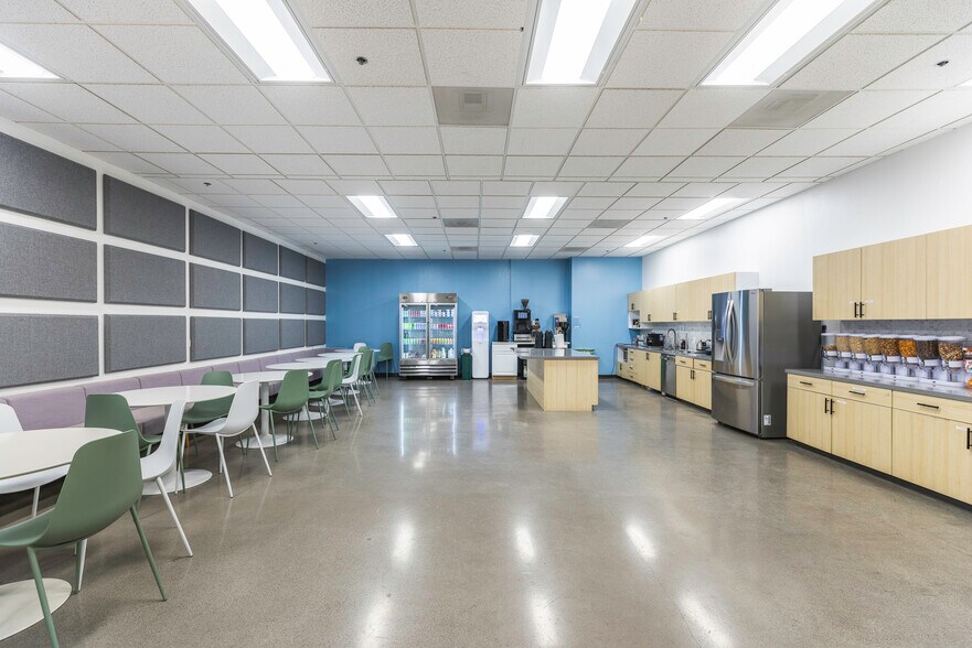 More Photos Of 82 Pioneer Way, Mountain View Research And Development For Lease