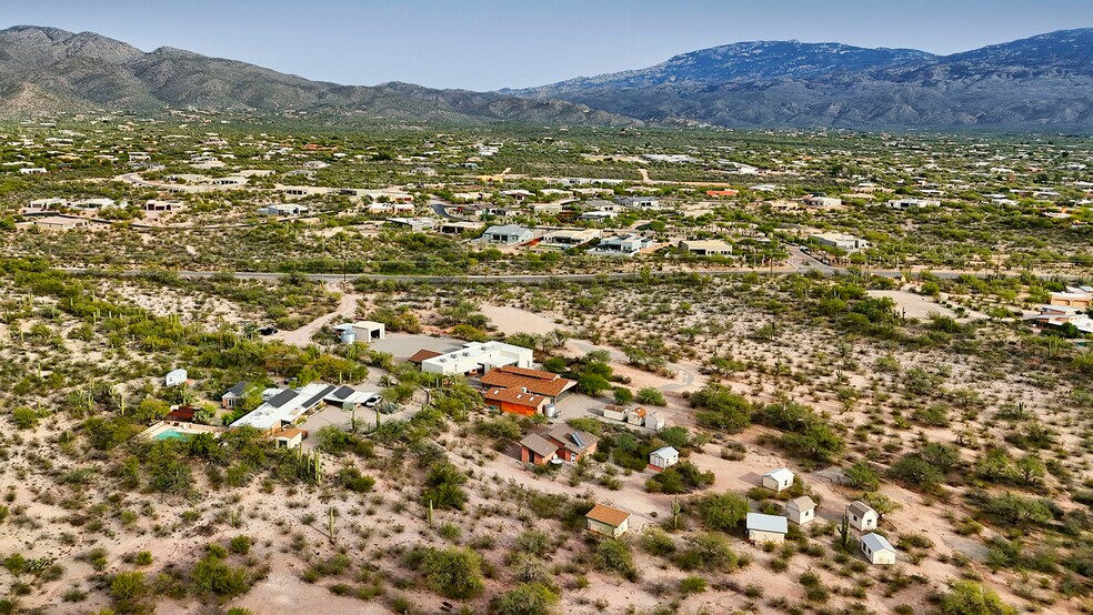 More Photos Of 2751 N Soldier Trl, Tucson Specialty For Sale