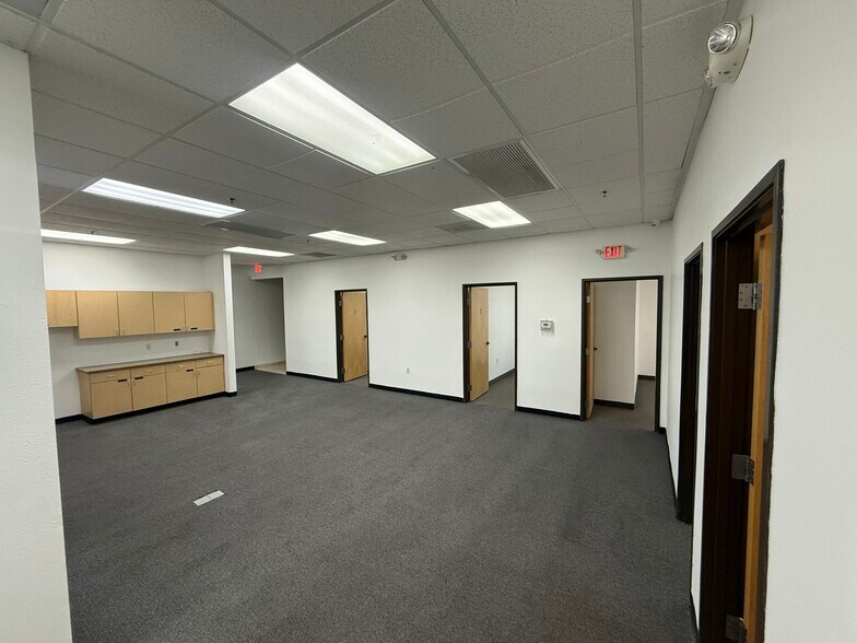 More Photos Of 5765 S Rainbow Blvd, Las Vegas Office For Lease
