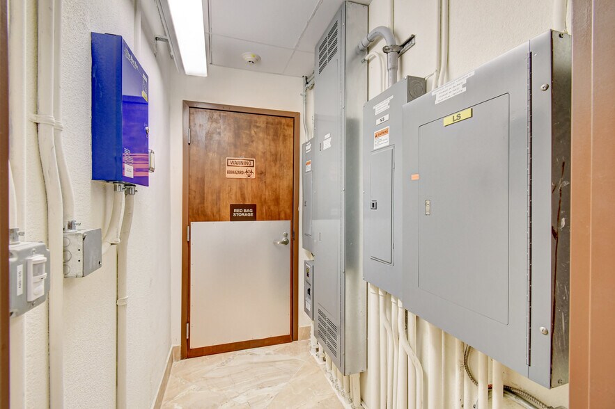 More Photos Of 2314 Seacrest Blvd, Boynton Beach Medical For Lease