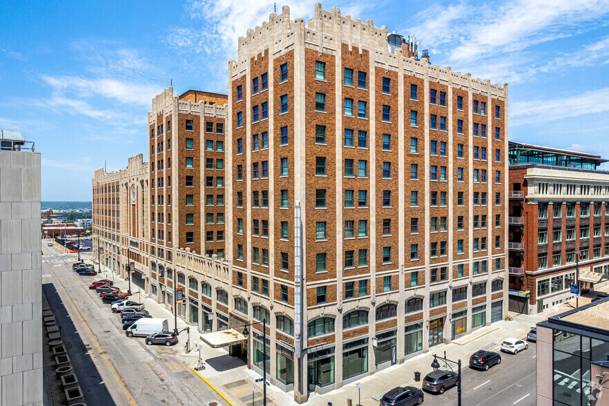 More Photos Of 921-939 McGee St, Kansas City Storefront Retail Office For Lease