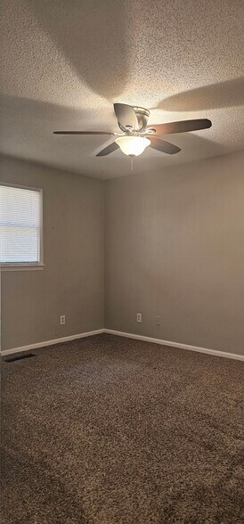 More Photos Of 1801 Ridgewood Dr, Murray Specialty For Sale