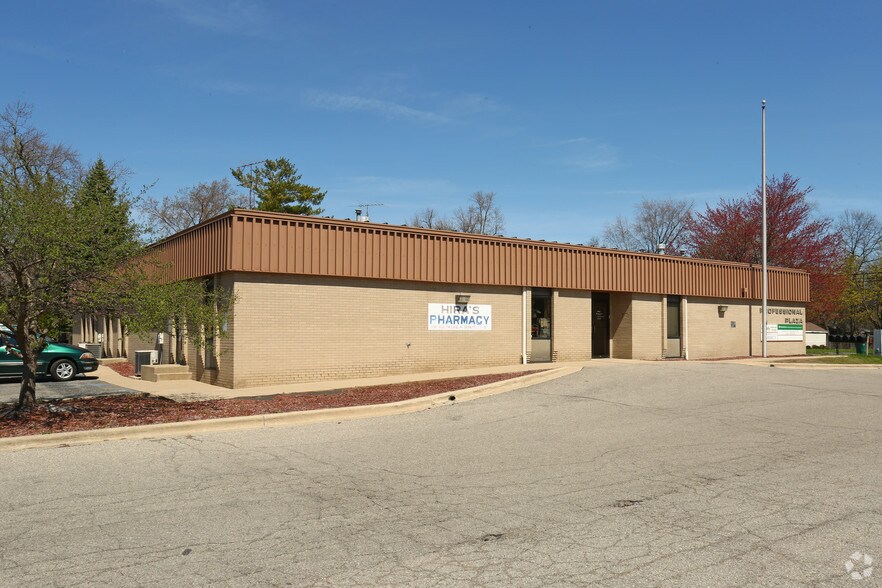 More Photos Of 905 N Macomb St, Monroe Medical For Lease