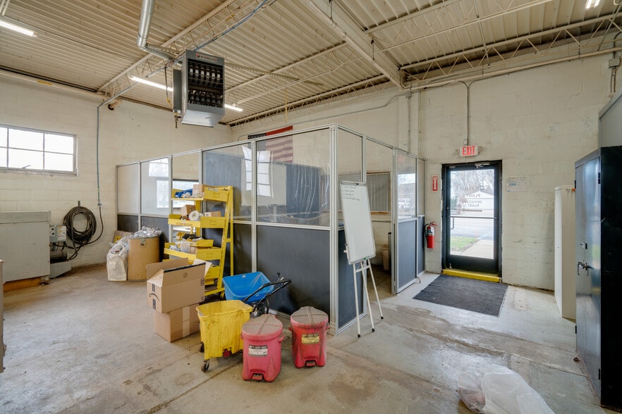More Photos Of 1878 Fruit St, Clay Township Manufacturing For Sale