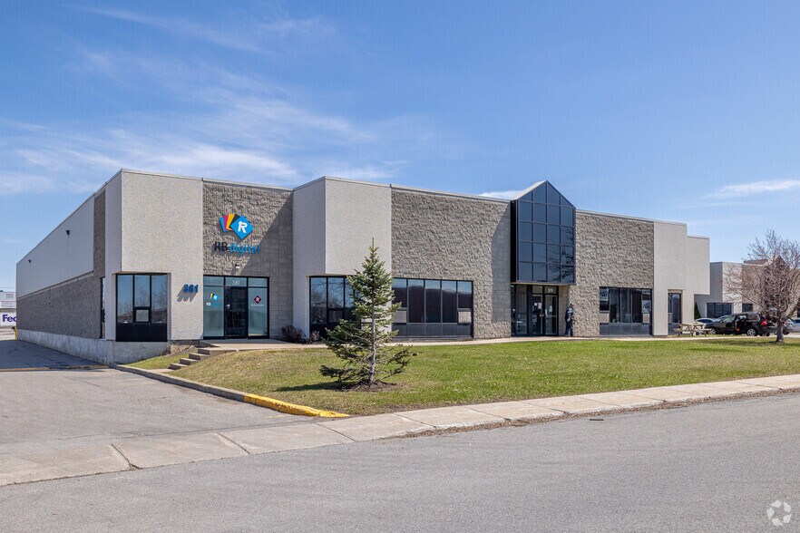 More Photos Of 351-381 Rue McCaffrey, Montréal Manufacturing For Lease