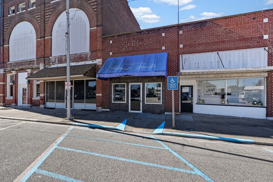 More Photos Of 105 McCreary St, Fort Branch Storefront Retail Office For Sale