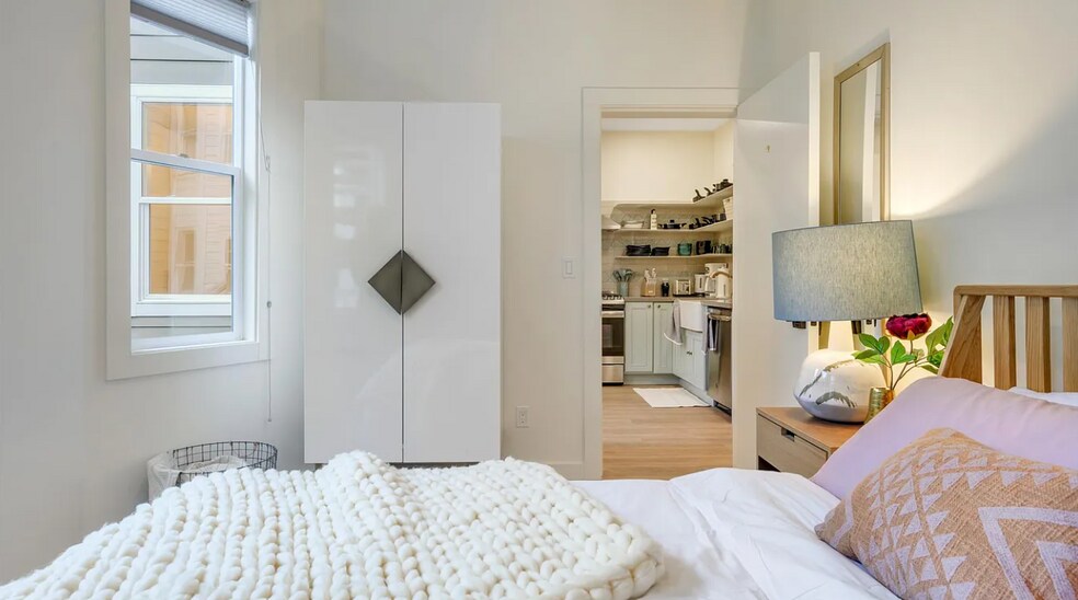 More Photos Of 1817 15th St, San Francisco Apartments For Sale