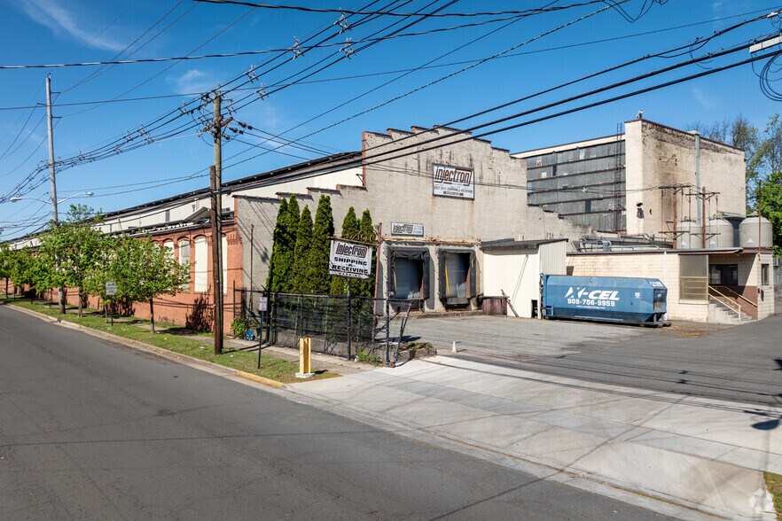 More Photos Of 1000 S 2nd St, Plainfield Industrial For Sale