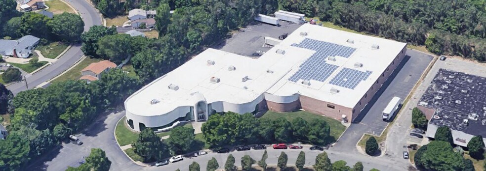 More Photos Of 30 Crossways E, Bohemia Manufacturing For Lease
